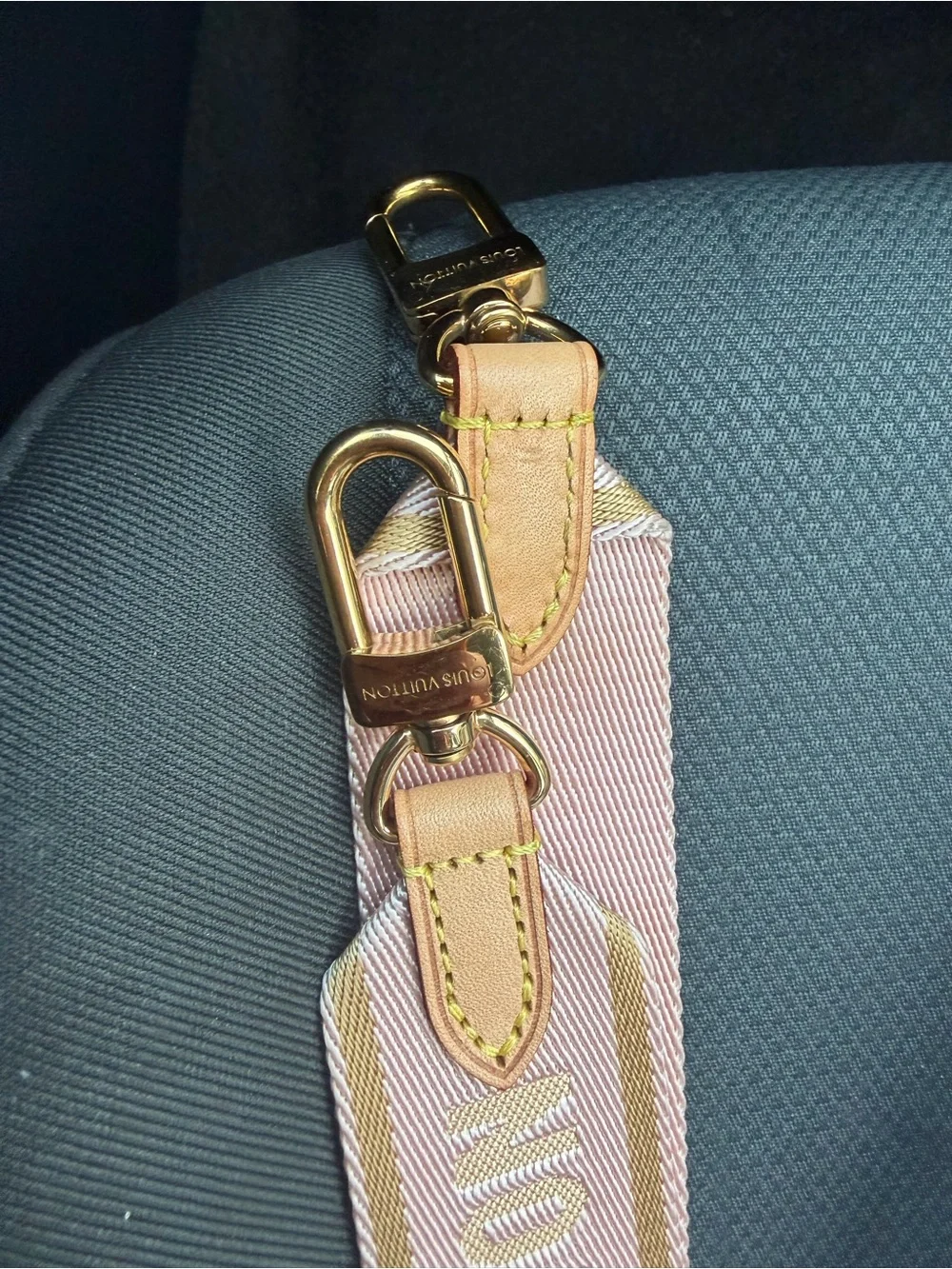 Euc Louis Vuitton bandoulier strap